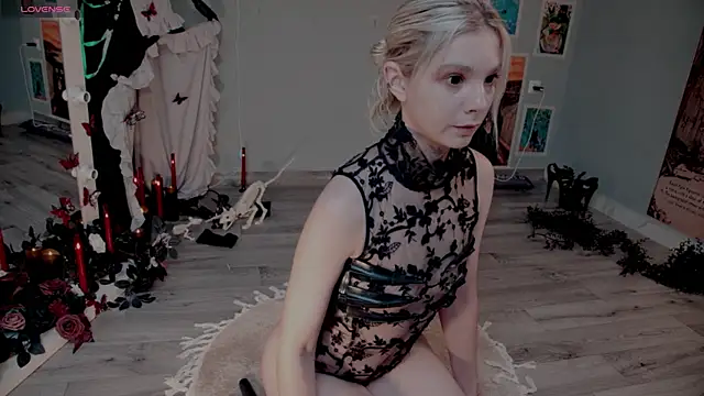 Careful i bite online show from October 2025 05:39:01 AM