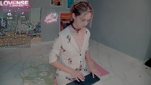 Careful i bite online show from September 2025 08:24:01 AM