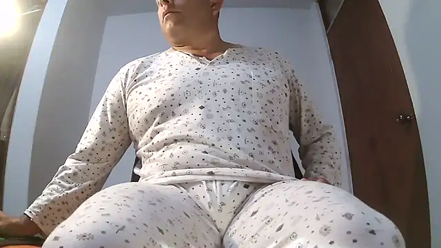 Snapshot of chicoguapo8 chatting on November 2025 12:05:01 PM chicoguapo8 online show from November 2025 12:05:01 PM