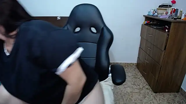 alexa milsf online show from October 2025 01:07:02 AM