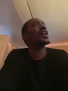 Snapshot of Makeyoucumallover chatting on March 2026 10:28:02 PM Makeyoucumallover online show from March 2026 10:28:02 PM