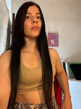 Snapshot of Estefani_32 chatting on July 2026 02:13:01 PM Estefani 32 online show from July 2026 02:13:01 PM