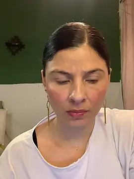 Estefani 32 online show from February 2026 08:31:01 PM