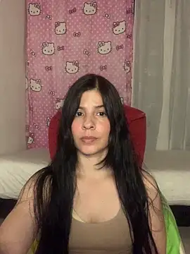 Snapshot of Estefani_32 chatting on June 2026 07:30:02 PM Estefani 32 online show from June 2026 07:30:02 PM