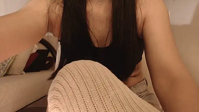 Snapshot of Estefani_32 chatting on September 2025 03:19:02 PM Estefani 32 online show from September 2025 03:19:02 PM