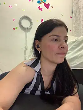 Estefani 32 online show from April 2026 12:56:01 AM