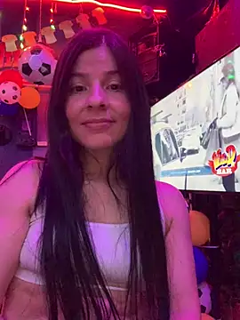 Snapshot of Estefani_32 chatting on June 2026 02:17:02 AM Estefani 32 online show from June 2026 02:17:02 AM