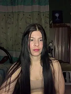 Snapshot of Estefani_32 chatting on May 2026 03:03:02 PM Estefani 32 online show from May 2026 03:03:02 PM