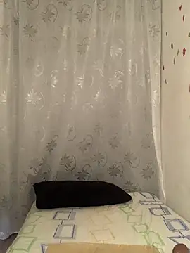 Snapshot of Estefani_32 chatting on May 2026 09:45:01 PM Estefani 32 online show from May 2026 09:45:01 PM
