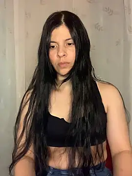 Snapshot of Estefani_32 chatting on June 2026 08:59:02 PM Estefani 32 online show from June 2026 08:59:02 PM