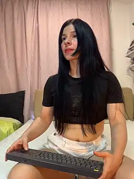 Estefani 32 online show from March 2026 07:54:02 PM