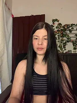 Snapshot of Estefani_32 chatting on July 2026 12:11:02 PM Estefani 32 online show from July 2026 12:11:02 PM