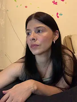 Estefani 32 online show from April 2026 12:40:02 AM