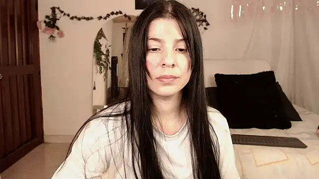 Estefani 32 online show from December 2025 03:35:01 PM