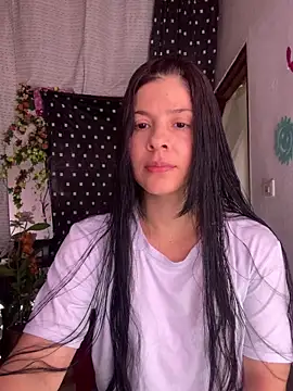 Snapshot of Estefani_32 chatting on June 2026 05:34:01 PM Estefani 32 online show from June 2026 05:34:01 PM
