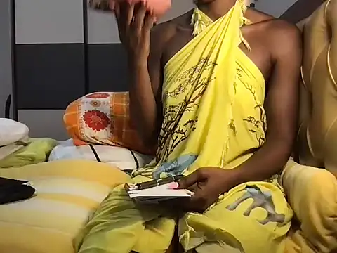 Snapshot of choco_petite chatting on October 2025 05:08:01 AM choco petite online show from October 2025 05:08:01 AM