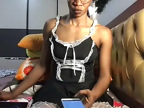 Snapshot of choco_petite chatting on September 2025 04:44:01 AM choco petite online show from September 2025 04:44:01 AM