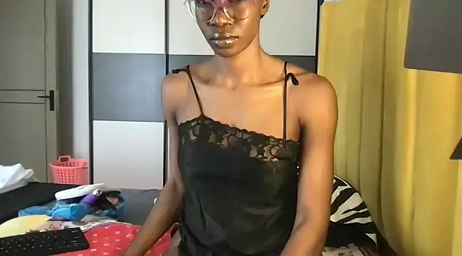 Snapshot of choco_petite chatting on March 2025 07:26:01 AM choco petite online show from March 2025 07:26:01 AM