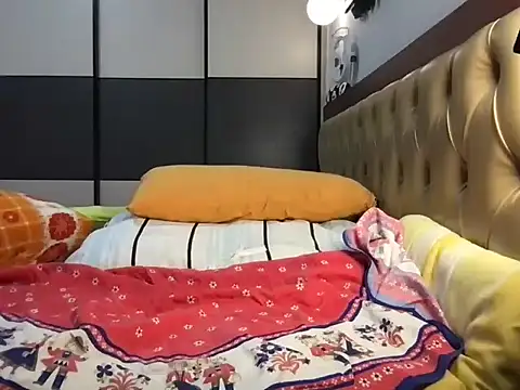 Snapshot of choco_petite chatting on October 2025 04:13:02 AM choco petite online show from October 2025 04:13:02 AM