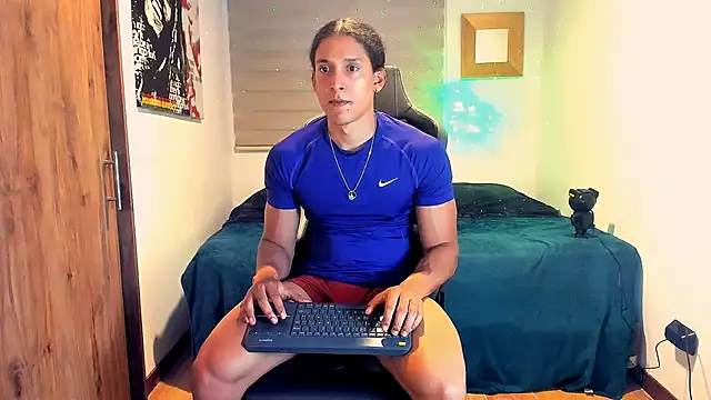 Snapshot of Liam_V chatting on January 2025 03:00:01 AM Liam V online show from January 2025 03:00:01 AM