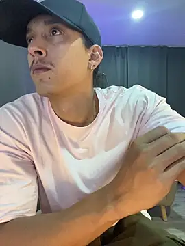 Liam V online show from March 2026 03:33:01 AM