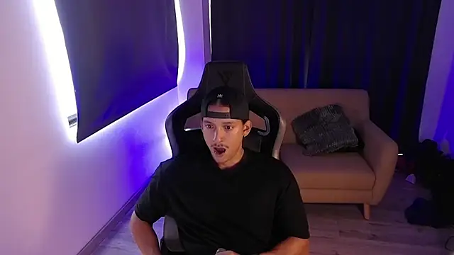 Liam V online show from May 2026 09:43:02 PM