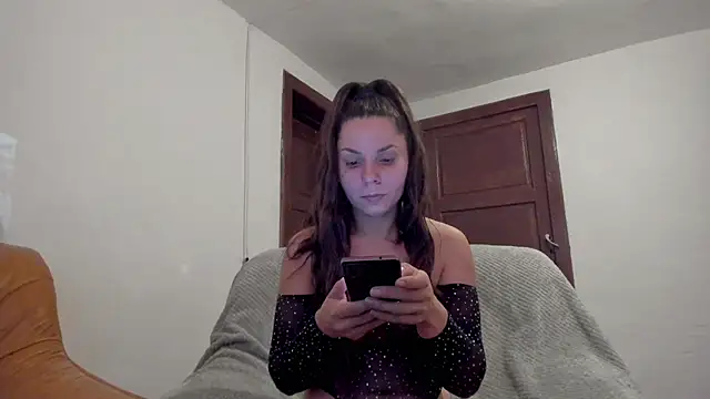 Snapshot of EasyAcee chatting on September 2025 03:01:01 PM EasyAcee online show from September 2025 03:01:01 PM