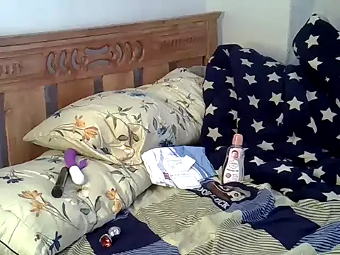 Snapshot of purplescarlet chatting on January 2026 01:40:01 PM purplescarlet online show from January 2026 01:40:01 PM