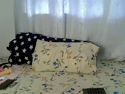 Snapshot of purplescarlet chatting on January 2026 05:46:02 AM purplescarlet online show from January 2026 05:46:02 AM