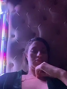 Flossy Vettie online show from November 2025 07:07:01 PM