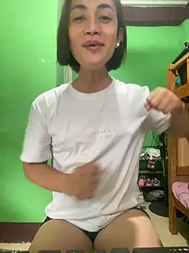 Snapshot of Ms_Nics chatting on December 2024 11:28:02 PM Ms Nics online show from December 2024 11:28:02 PM