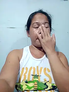 Snapshot of yummytitsxxx168 chatting on February 2026 04:18:02 PM yummytitsxxx168 online show from February 2026 04:18:02 PM