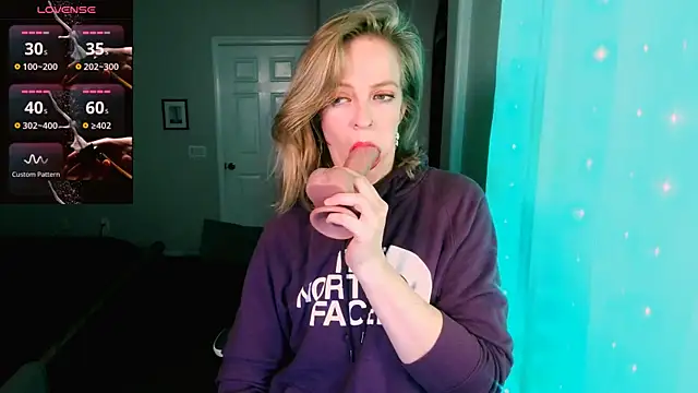 britteebee online show from December 2025 05:32:01 AM