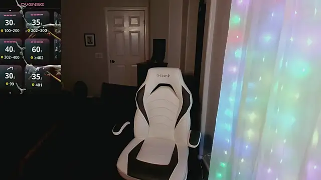 britteebee online show from November 2025 09:09:02 AM