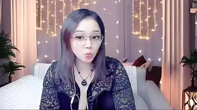 Giuliam online show from October 2025 01:10:01 PM