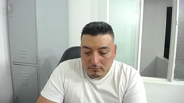 antonycruz online show from November 2025 10:13:01 PM