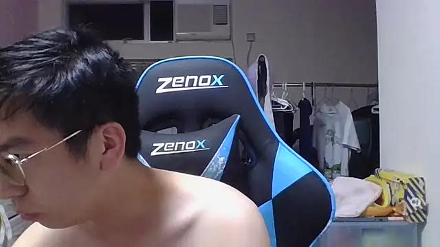 Snapshot of charlie_xdd chatting on October 2025 10:39:02 AM charlie xdd online show from October 2025 10:39:02 AM