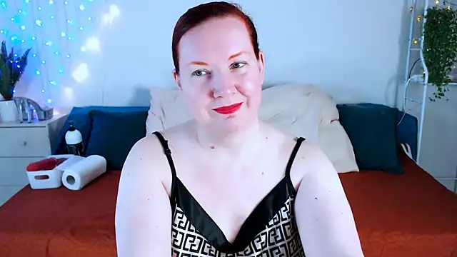 GoddessLara online show from December 2025 08:33:02 PM