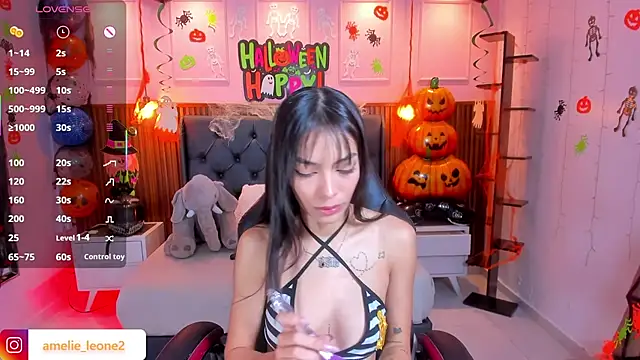 Snapshot of AMELIELEONE chatting on October 2025 12:28:02 PM AMELIELEONE online show from October 2025 12:28:02 PM