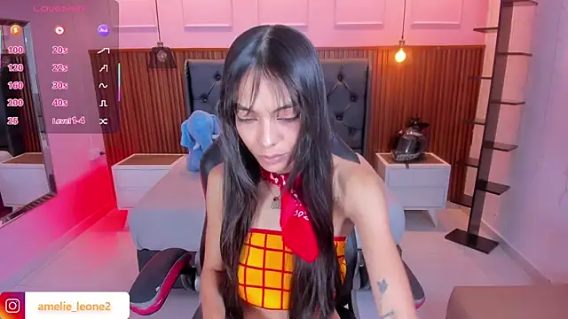 Snapshot of AMELIELEONE chatting on October 2025 12:31:02 PM AMELIELEONE online show from October 2025 12:31:02 PM