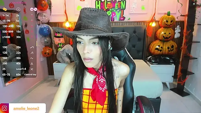 Snapshot of AMELIELEONE chatting on October 2025 12:57:02 PM AMELIELEONE online show from October 2025 12:57:02 PM