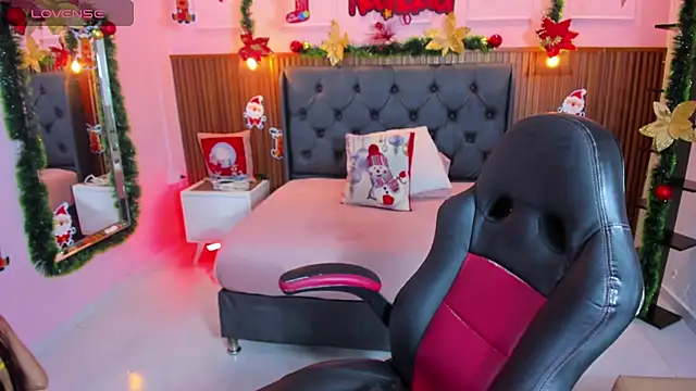 AMELIELEONE online show from December 2025 12:20:02 PM