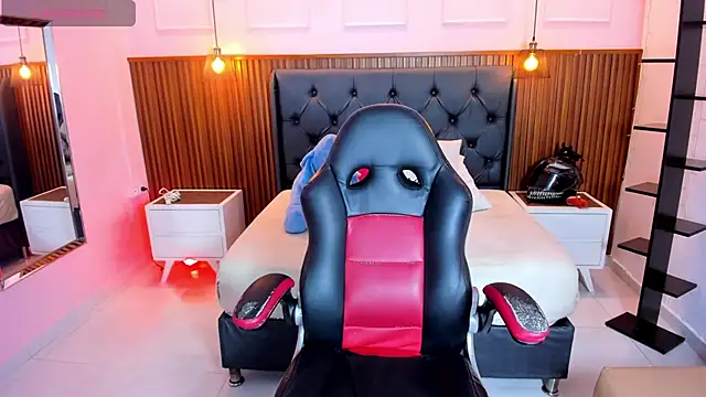 AMELIELEONE online show from February 2026 12:26:01 PM