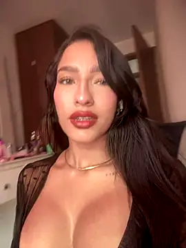 DulceLenns online show from November 2025 06:23:01 PM