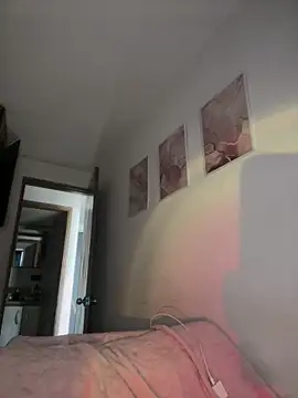 DulceLenns online show from March 2026 07:19:01 PM