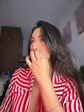 DulceLenns online show from February 2026 05:56:02 PM