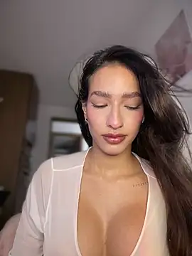 DulceLenns online show from February 2026 06:37:02 PM