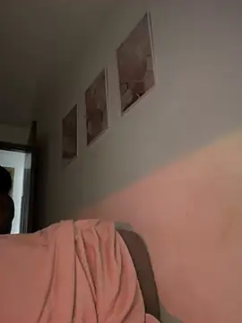 DulceLenns online show from March 2026 06:19:01 PM