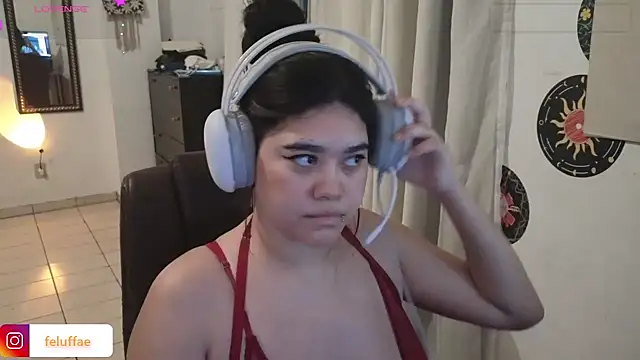 feluriana online show from November 2025 12:15:01 AM