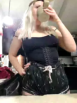 Snapshot of ScarletCallings420 chatting on February 2025 03:10:02 PM ScarletCallings420 online show from February 2025 03:10:02 PM